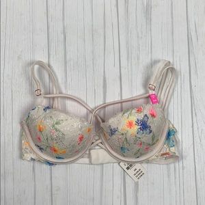 Victoria’s Secret date strappy front push up bra
